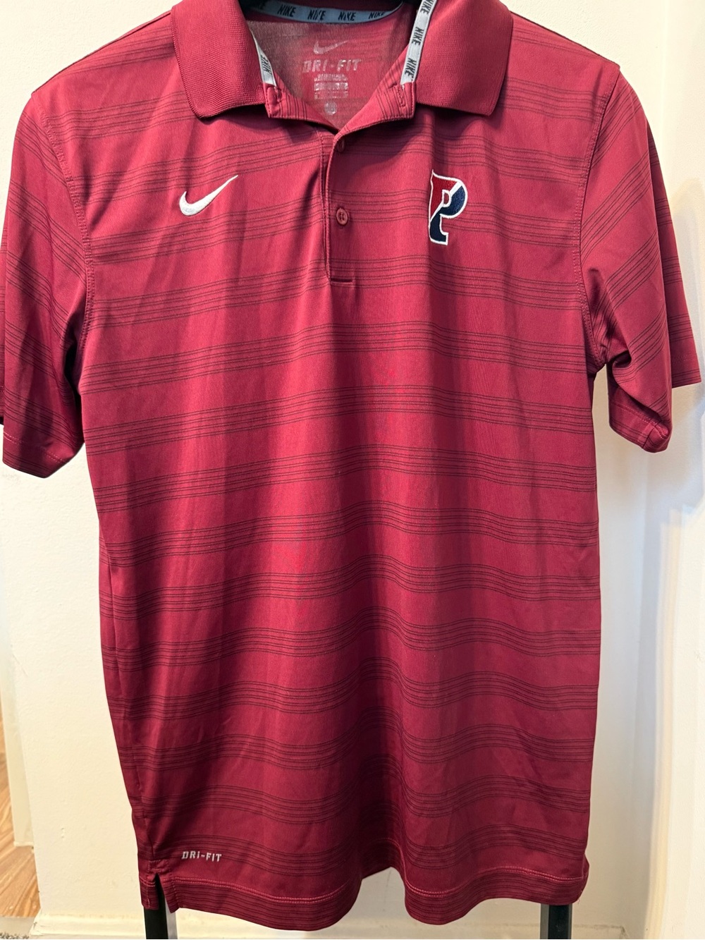 Nike Penn Quakers men’s dri-fit polo size Medium dark red striped